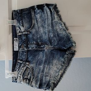 90s style Guess women's jeans shorts size 8